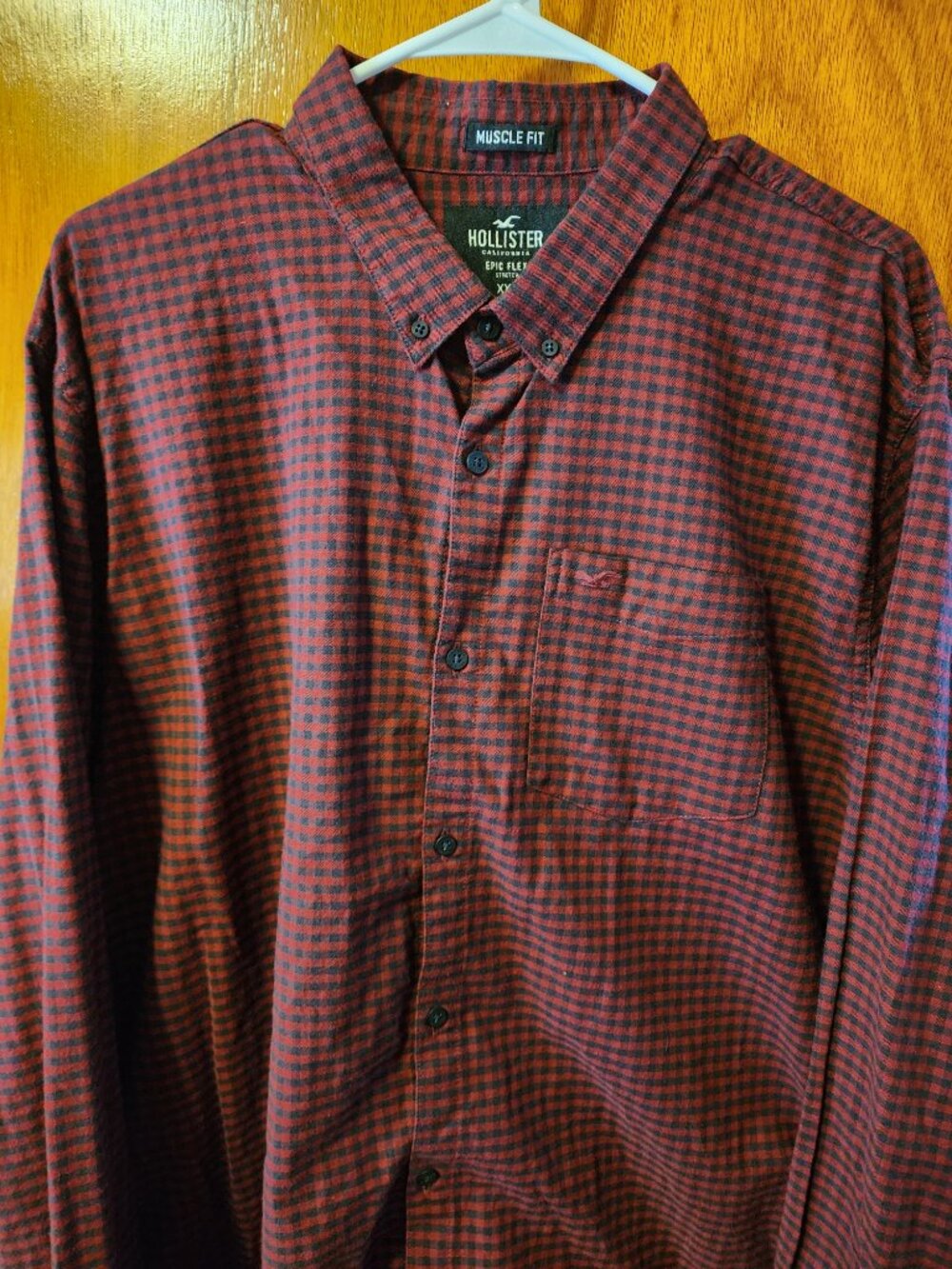 Men's XXL Hollister Red/Black Muscle Fit Stretch Long Sleeve Button Down Shirt